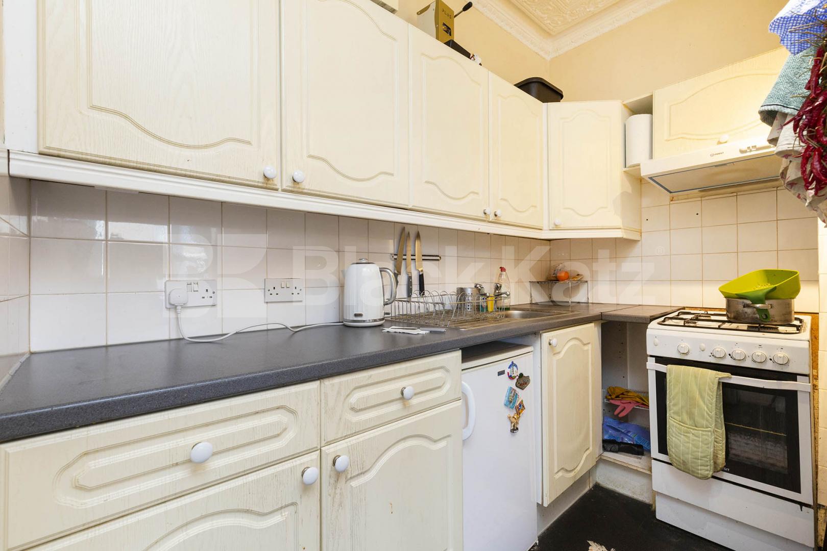 			1 Bedroom, 1 bath, 1 reception Flat			 Blythe Road, KENSINGTON OLYMPIA